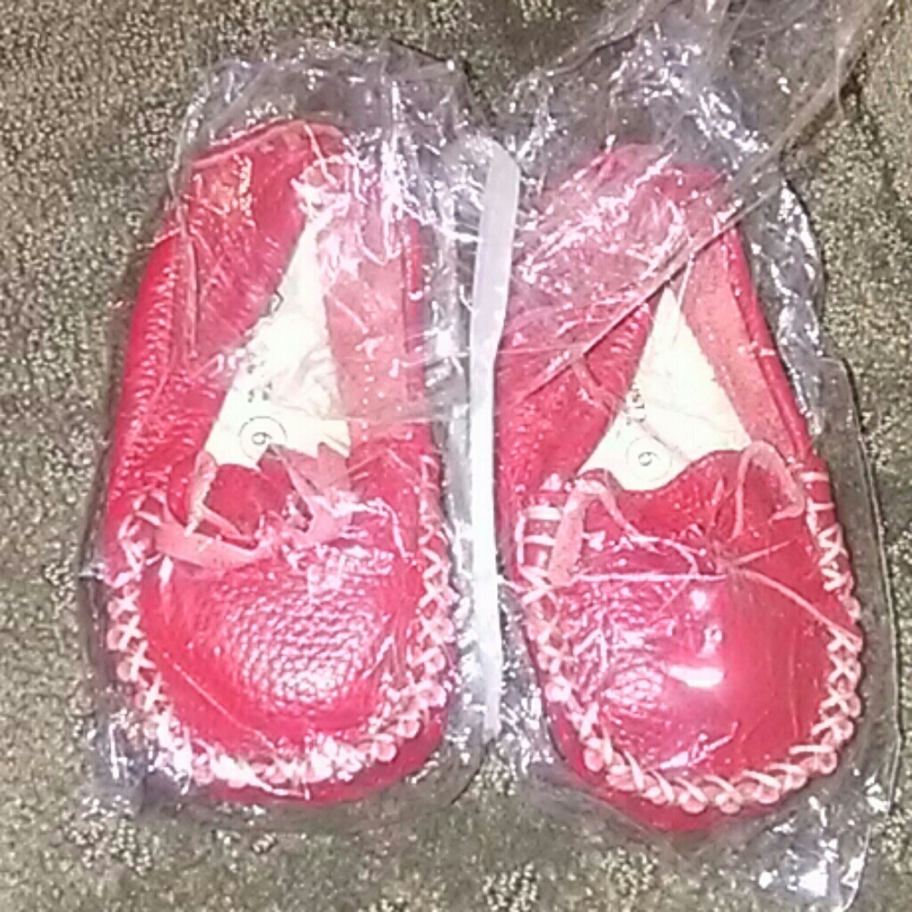 Brand new red leather baby mocassins size 6